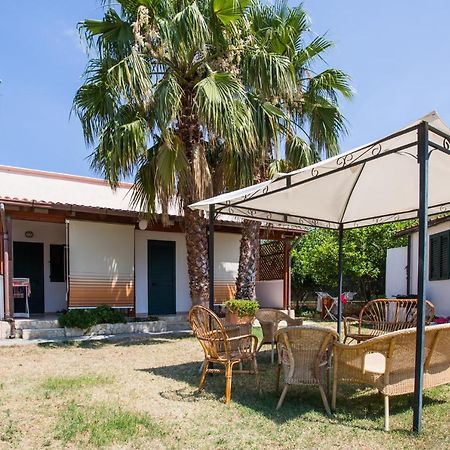 One Love Apartments Lupetto Exterior foto